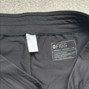 FIGS Black Scrub Pants